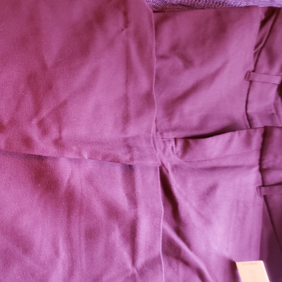 Old Navy High Waisted Pixie Flare pants Maroon 2 for 20 - Picture 5 of 8